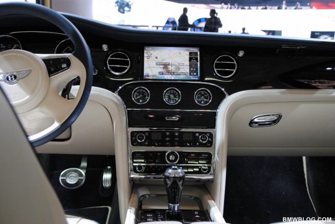 2011-detroit-auto-show-photos-4