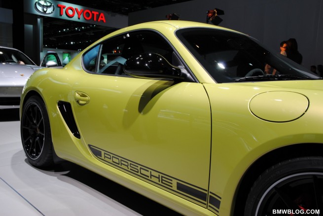 2011-detroit-auto-show-photos-48