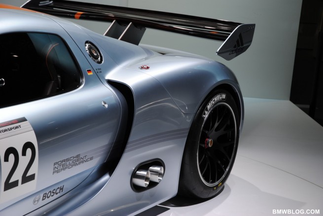 2011-detroit-auto-show-photos-55