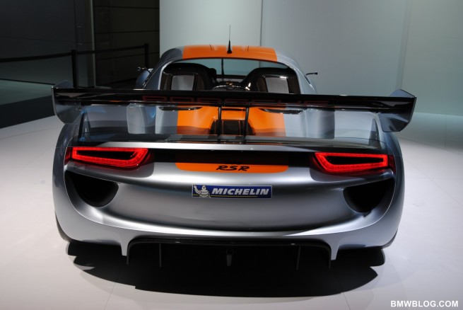 2011-detroit-auto-show-photos-61