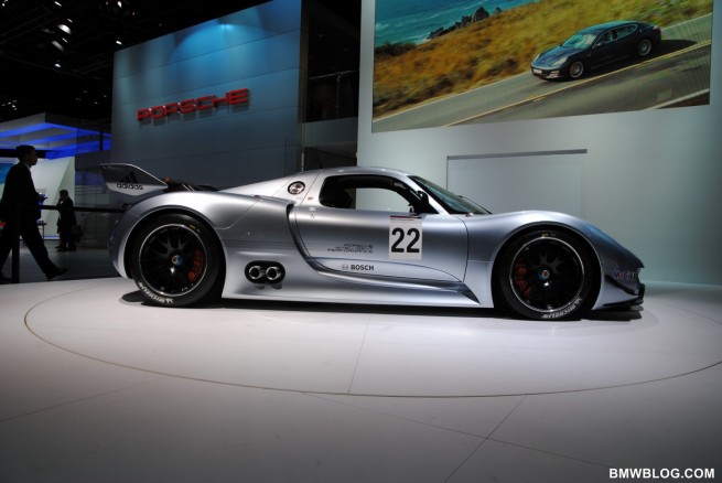 2011-detroit-auto-show-photos-64