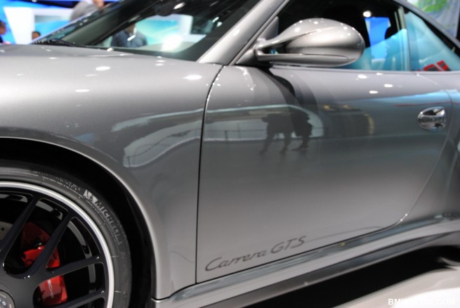 2011-detroit-auto-show-photos-69