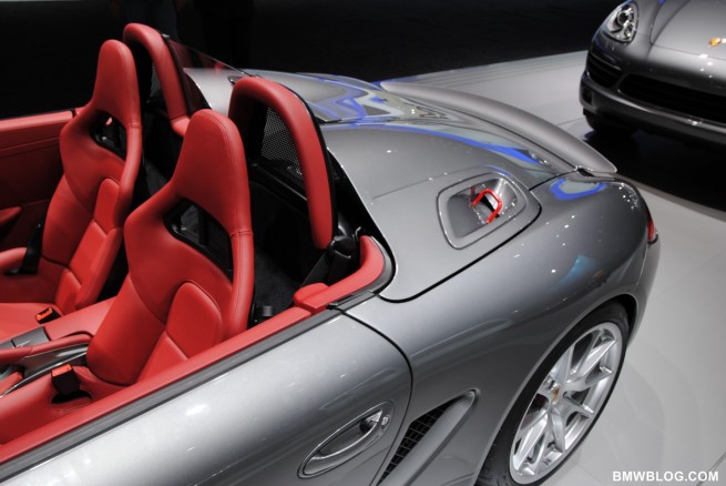 2011-detroit-auto-show-photos-71