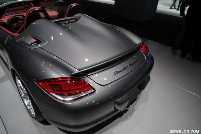 2011-detroit-auto-show-photos-73