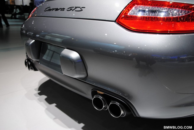 2011-detroit-auto-show-photos-74