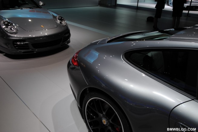 2011-detroit-auto-show-photos-75