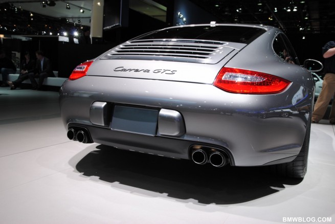 2011-detroit-auto-show-photos-78