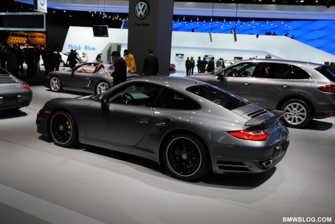 2011-detroit-auto-show-photos-80