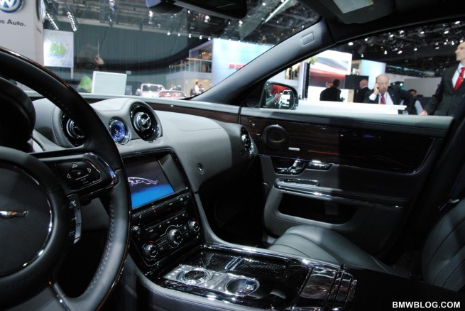2011-detroit-auto-show-photos-85
