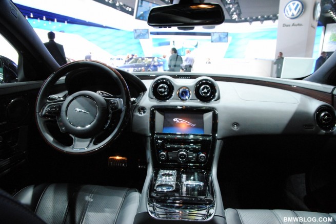 2011-detroit-auto-show-photos-86