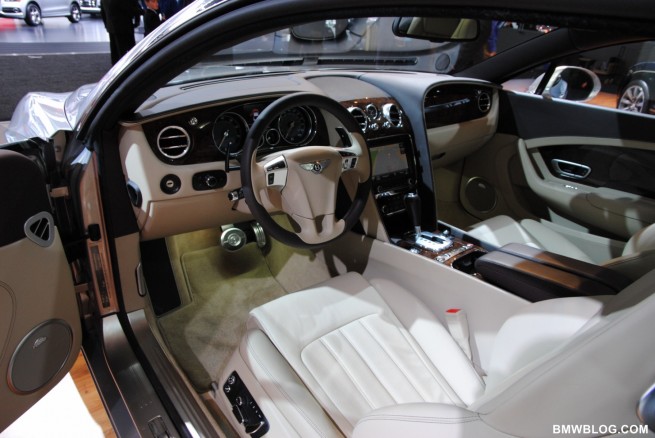 2011-detroit-auto-show-photos-96
