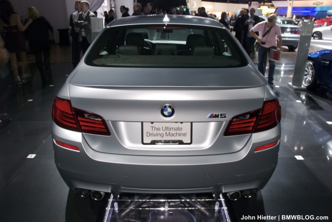 2011-los-angeles-auto-show-23