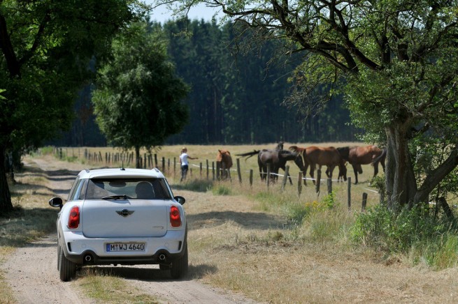 2011-mini-countryman-cooper-s-105