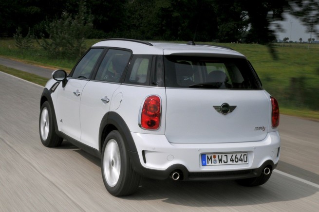 2011-mini-countryman-cooper-s-16