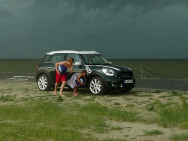 2011-mini-countryman-cooper-s-22