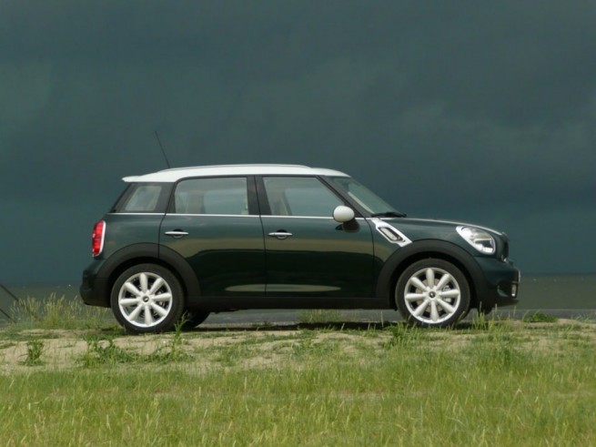 2011-mini-countryman-cooper-s-23