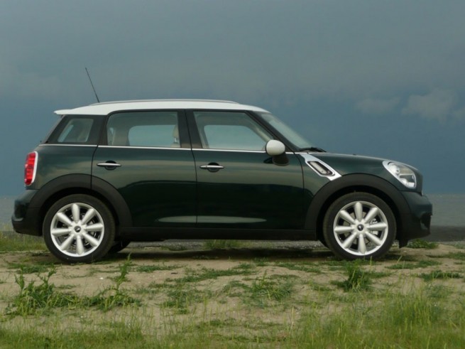 2011-mini-countryman-cooper-s-26