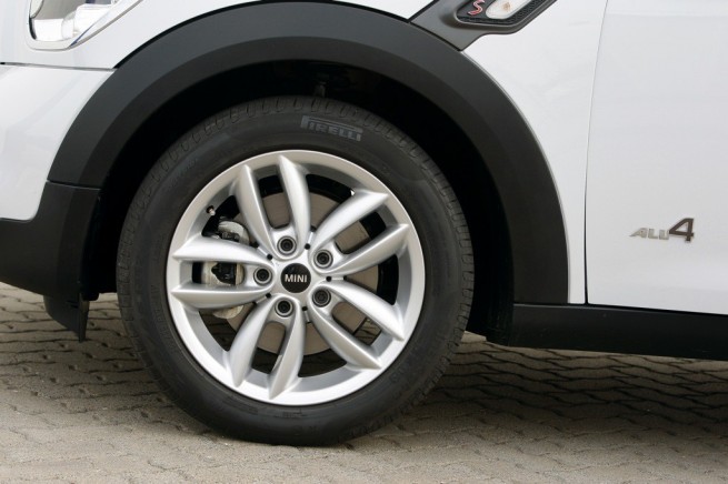 2011-mini-countryman-cooper-s-44