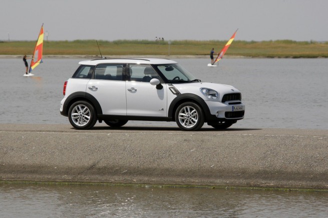 2011-mini-countryman-cooper-s-97