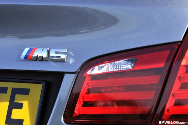 2012-BMW-M5-F10-10