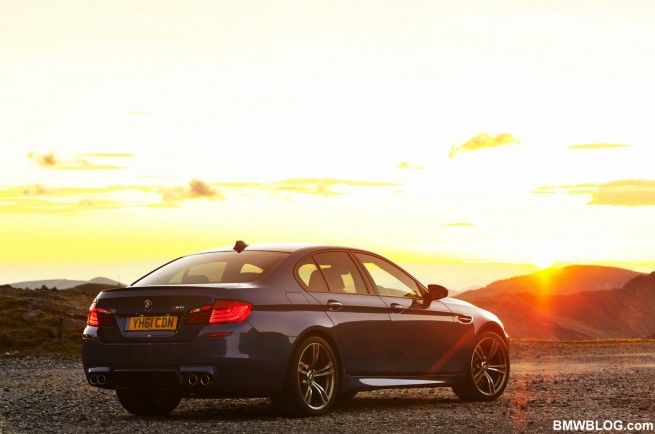 2012-BMW-M5-F10-11