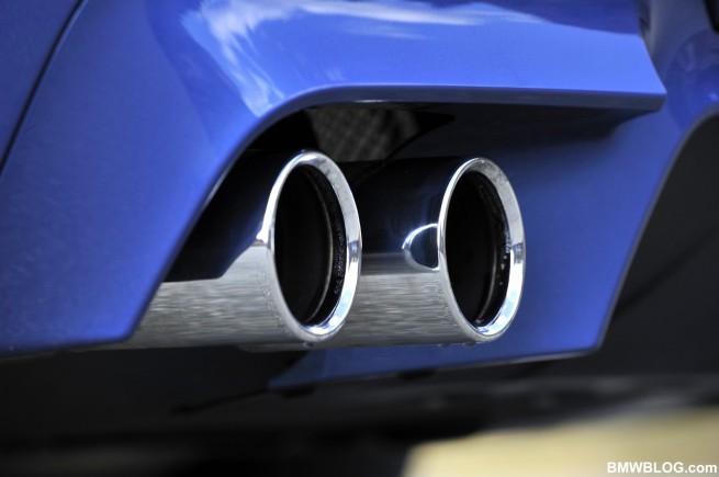 2012-BMW-M5-F10-17