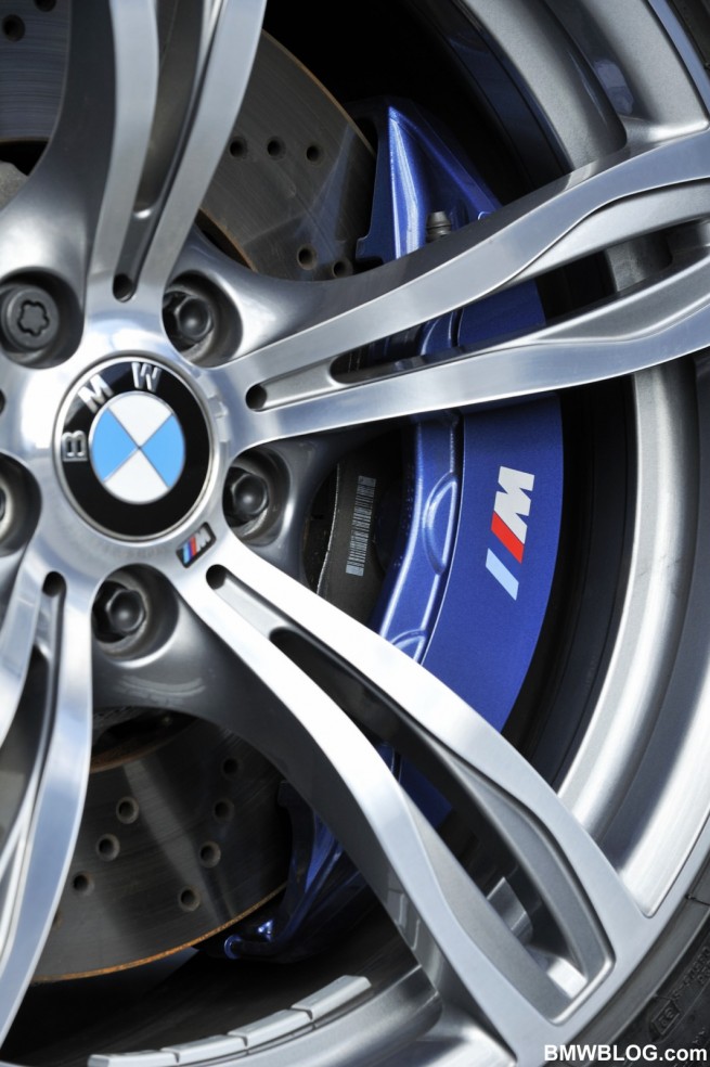 2012-BMW-M5-F10-18