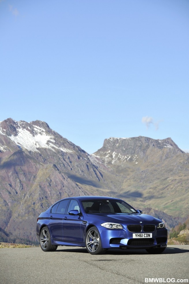 2012-BMW-M5-F10-25