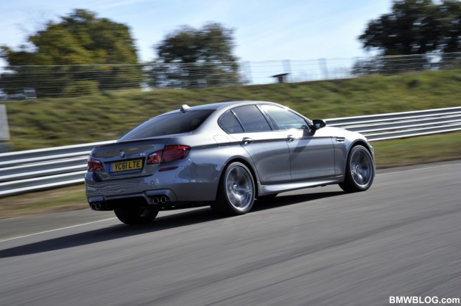 2012-BMW-M5-F10-29
