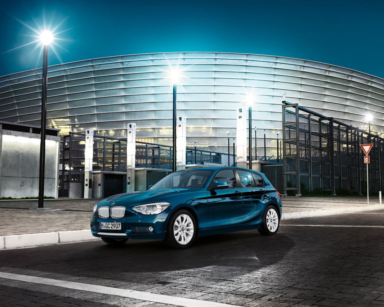 2012-bmw-1-series-wallpaper-3.jpg