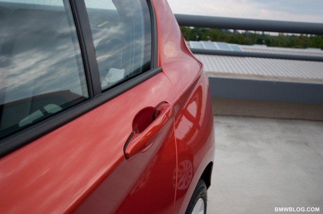2012-bmw-118i-review-37