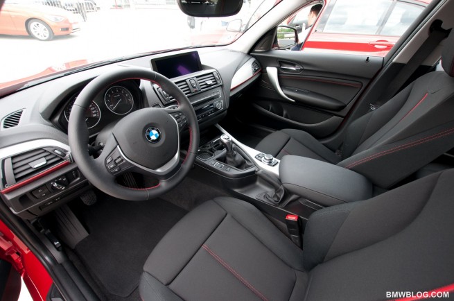 2012-bmw-118i-review-61