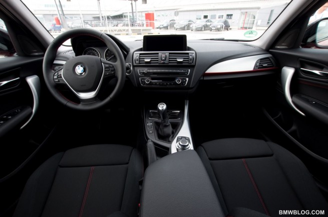 2012-bmw-118i-review-66