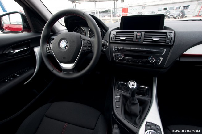 2012-bmw-118i-review-68
