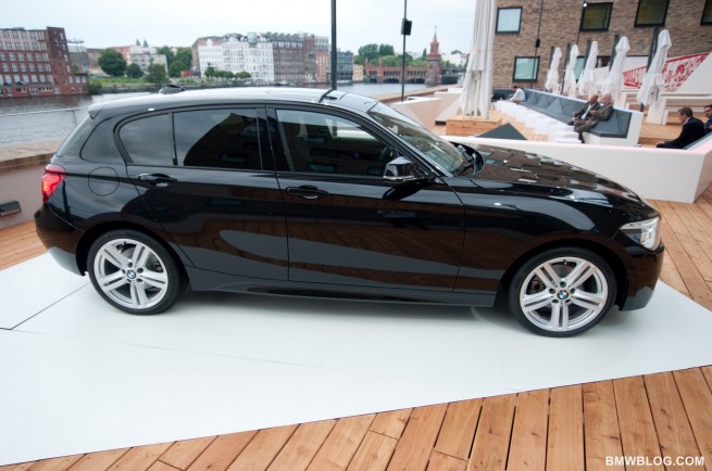 2012-bmw-118i-review-77