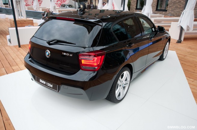 2012-bmw-118i-review-78