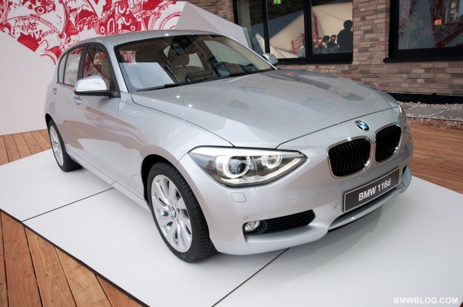 2012-bmw-118i-review-84