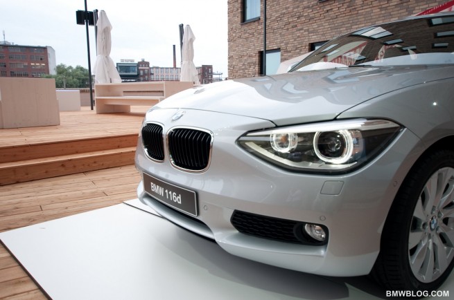 2012-bmw-118i-review-85