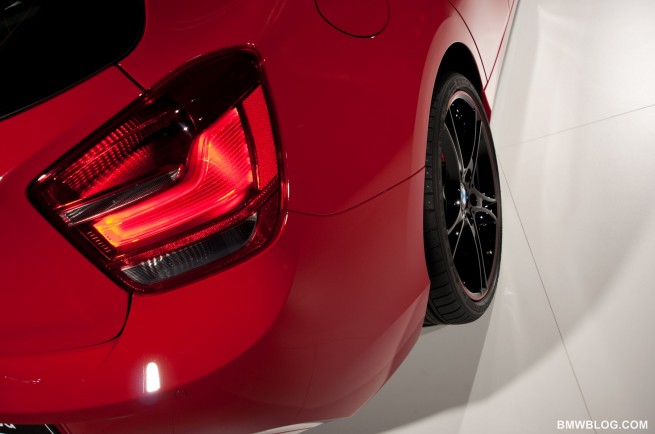 2012-bmw-118i-review-94