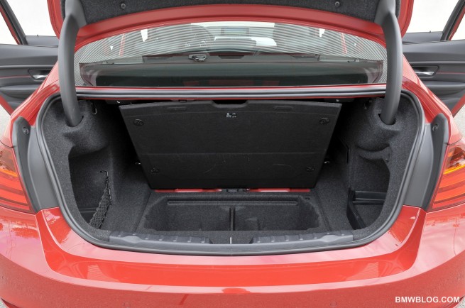 2012-bmw-3-series-pictures-127