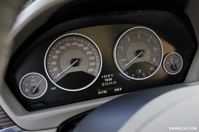 2012-bmw-3-series-pictures-138