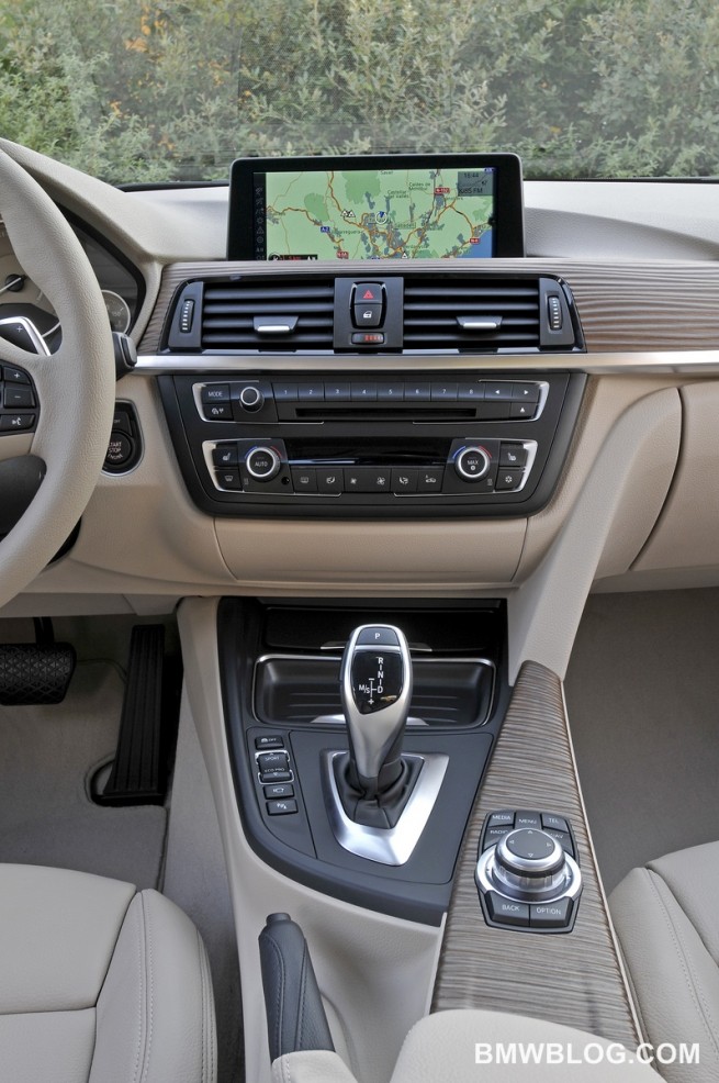 2012-bmw-3-series-pictures-139
