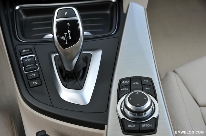 2012-bmw-3-series-pictures-44