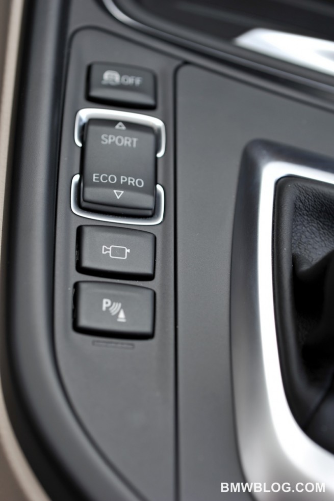 2012-bmw-3-series-pictures-56