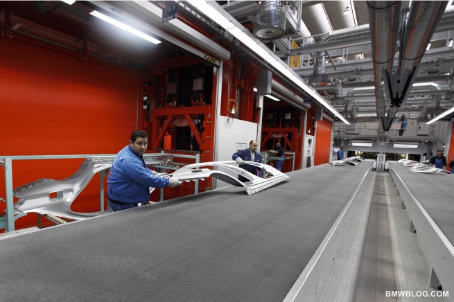2012-bmw-3-series-production-06
