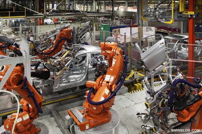 2012-bmw-3-series-production-07