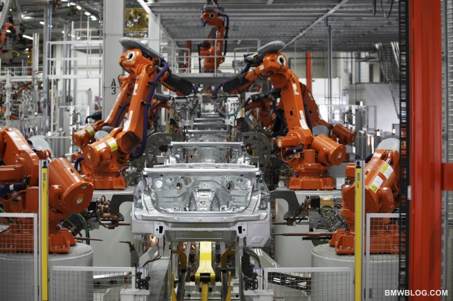 2012-bmw-3-series-production-15