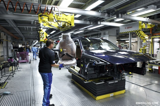 2012-bmw-3-series-production-18