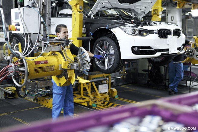 2012-bmw-3-series-production-20