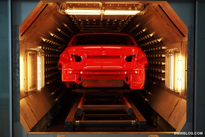 2012-bmw-3-series-production-22